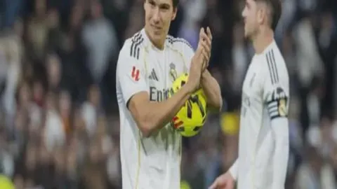 重磅消息！前足球名将刘建业执掌重庆铜梁龙教鞭，新赛季激情领航中超战场！